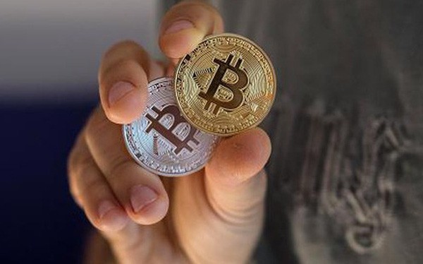 CEO ngân hàng quyền lực nhất thế giới vừa cảnh báo bitcoin chỉ là một trò lừa đảo, bitcoin rơi luôn 2,7%