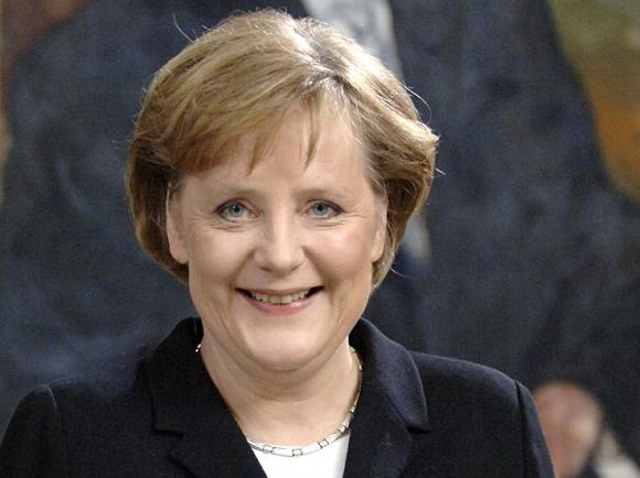 Nếu muốn quyền lực, hãy làm như Angela Merkel