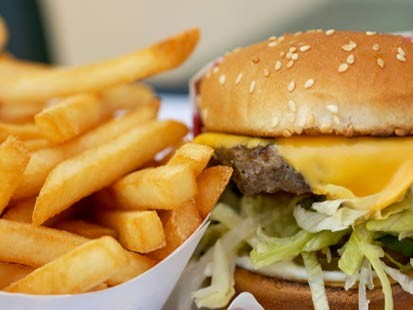 Fastfood Tàu ‘gặm nhấm’ KFC và McDonald’s