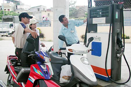 Hệ thống bán lẻ xăng dầu và nỗi lo rơi vào tay nước ngoài